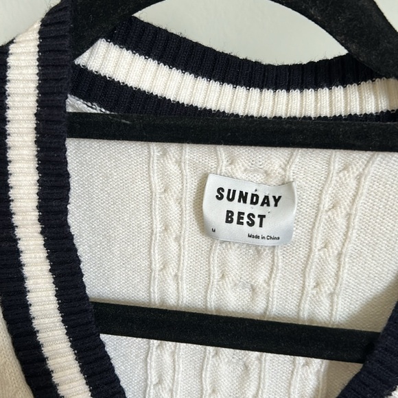 Sunday Best Aritzia Cropped Sweater Vest Wool V-neck white black Size M - Picture 2 of 7